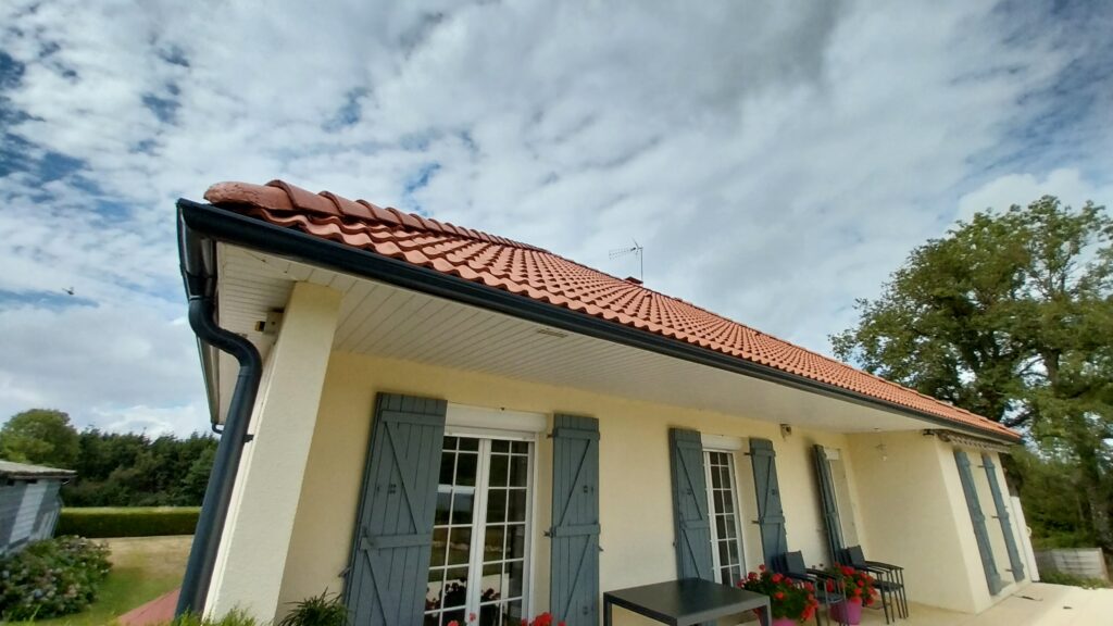gouttière demi ronde en alu anthracite en bourgogne Franche comté