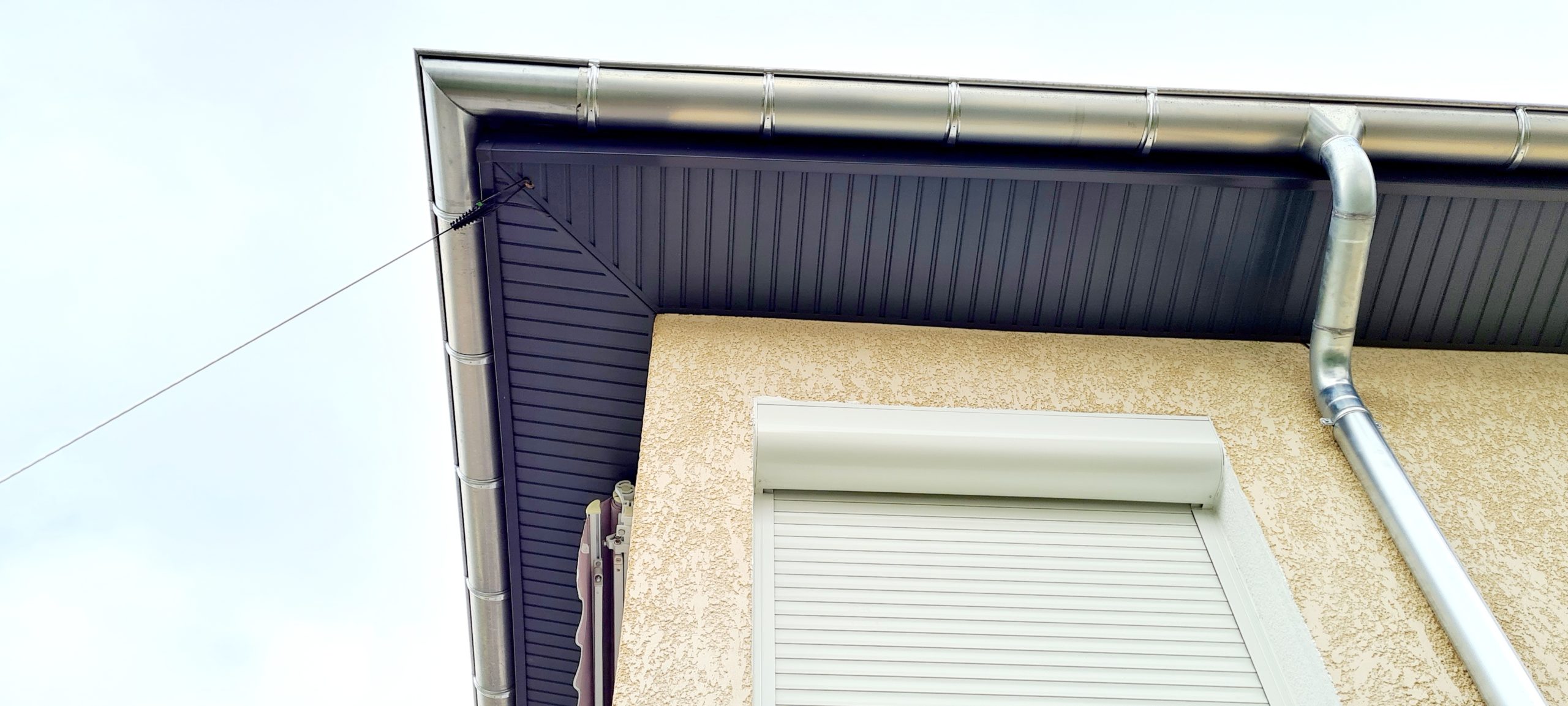 Dessous de toit PVC en gris anthracite