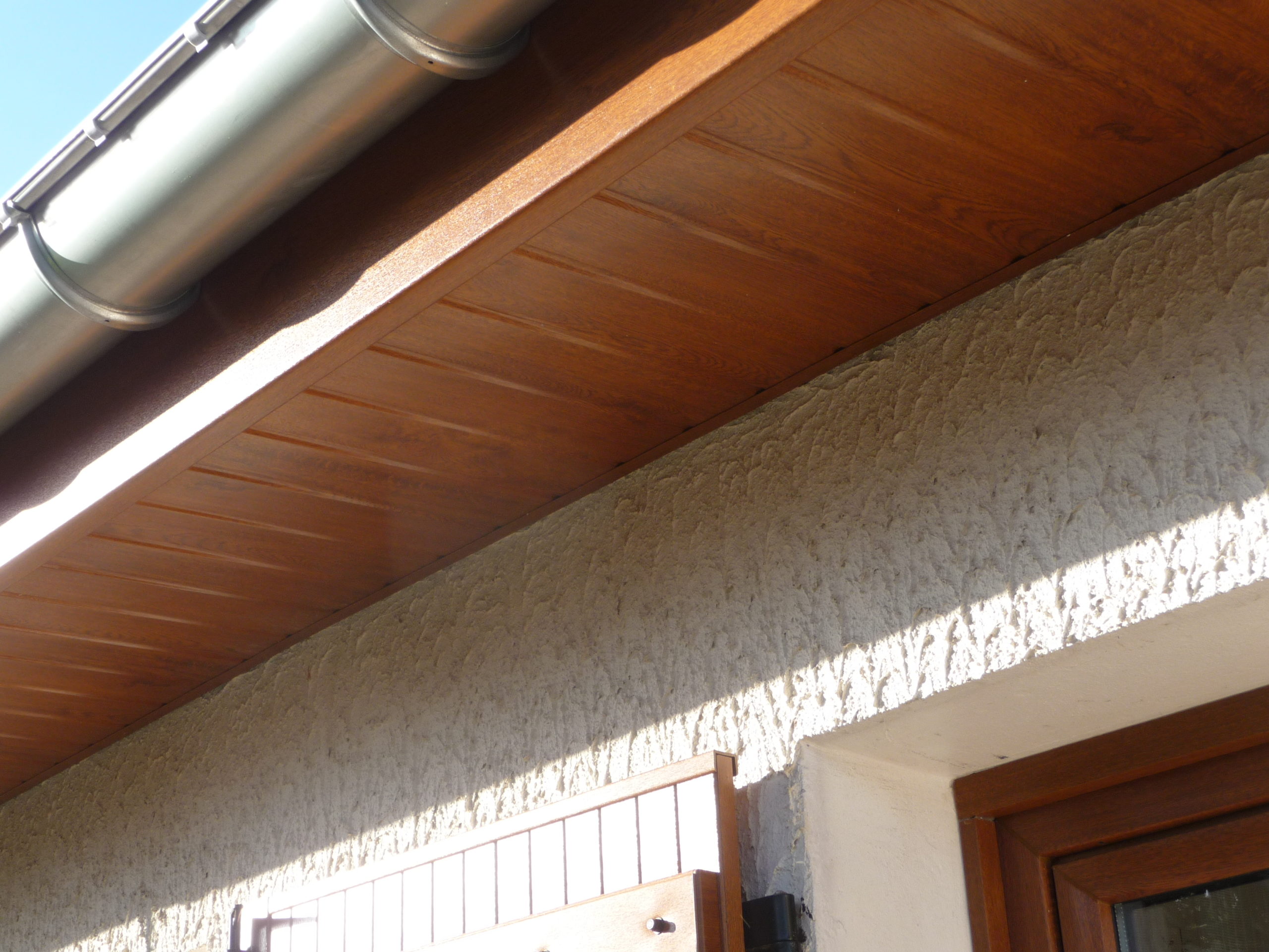 Dessous de toit PVC en chêne doré